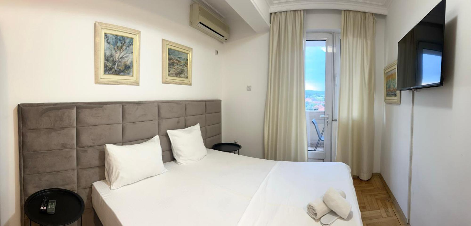 Hotel Bojatours Подгориця Екстер'єр фото