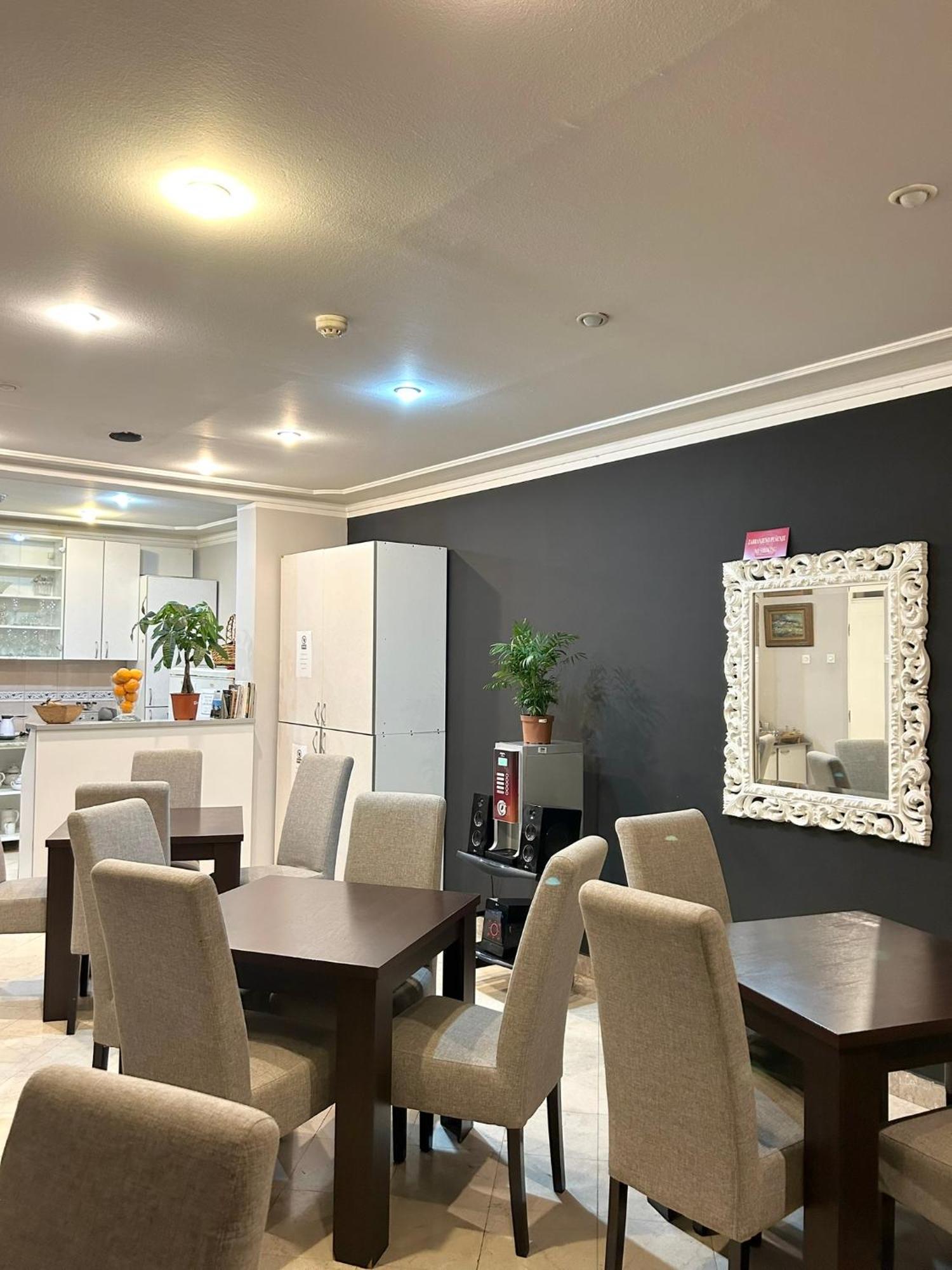 Hotel Bojatours Подгориця Екстер'єр фото
