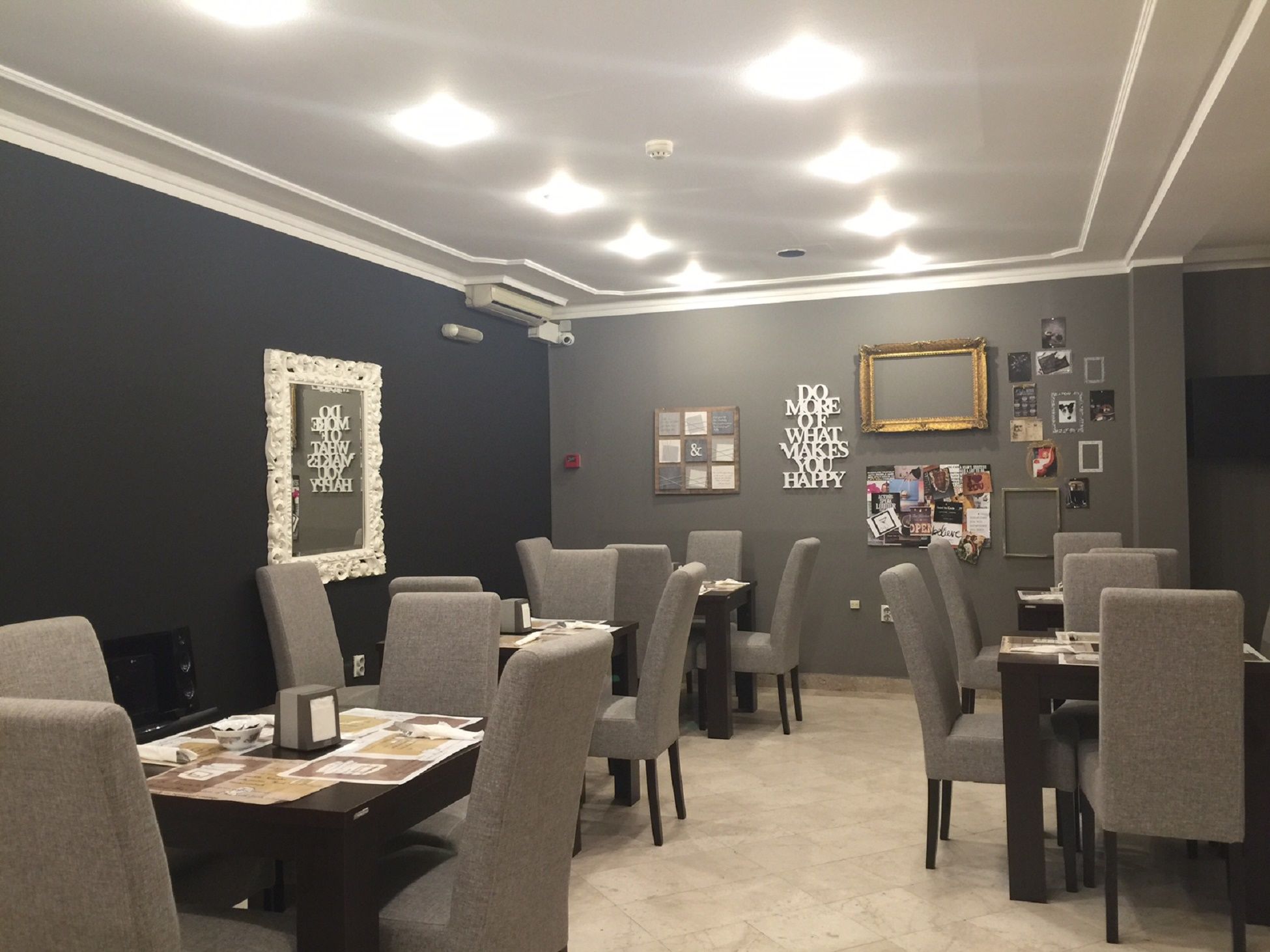 Hotel Bojatours Подгориця Екстер'єр фото